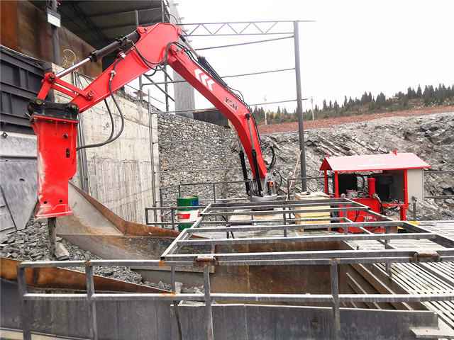 Breaker Booms