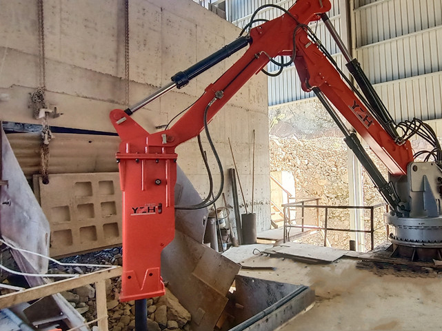 ​Rock Breaker Booms Quickly Eliminate Blockages At The Hopper